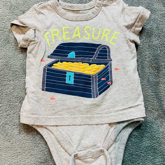 3 for $15💚💛Baby Gap Tops💚💛 - Picture 6 of 6